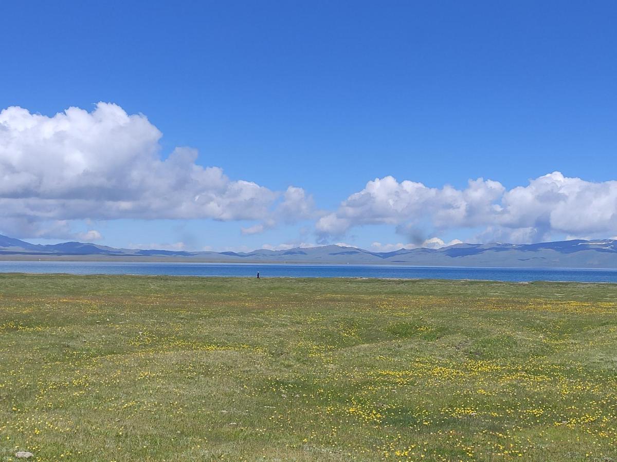 Yurt Camp Ali-Nur At Lake Song-Kol Юрточный Лагерь Али-Нур Озеро Сон-Куль Сон-Куль Кыргызстан Нарын Kyrgyzstan Naryn Ngoại thất bức ảnh
