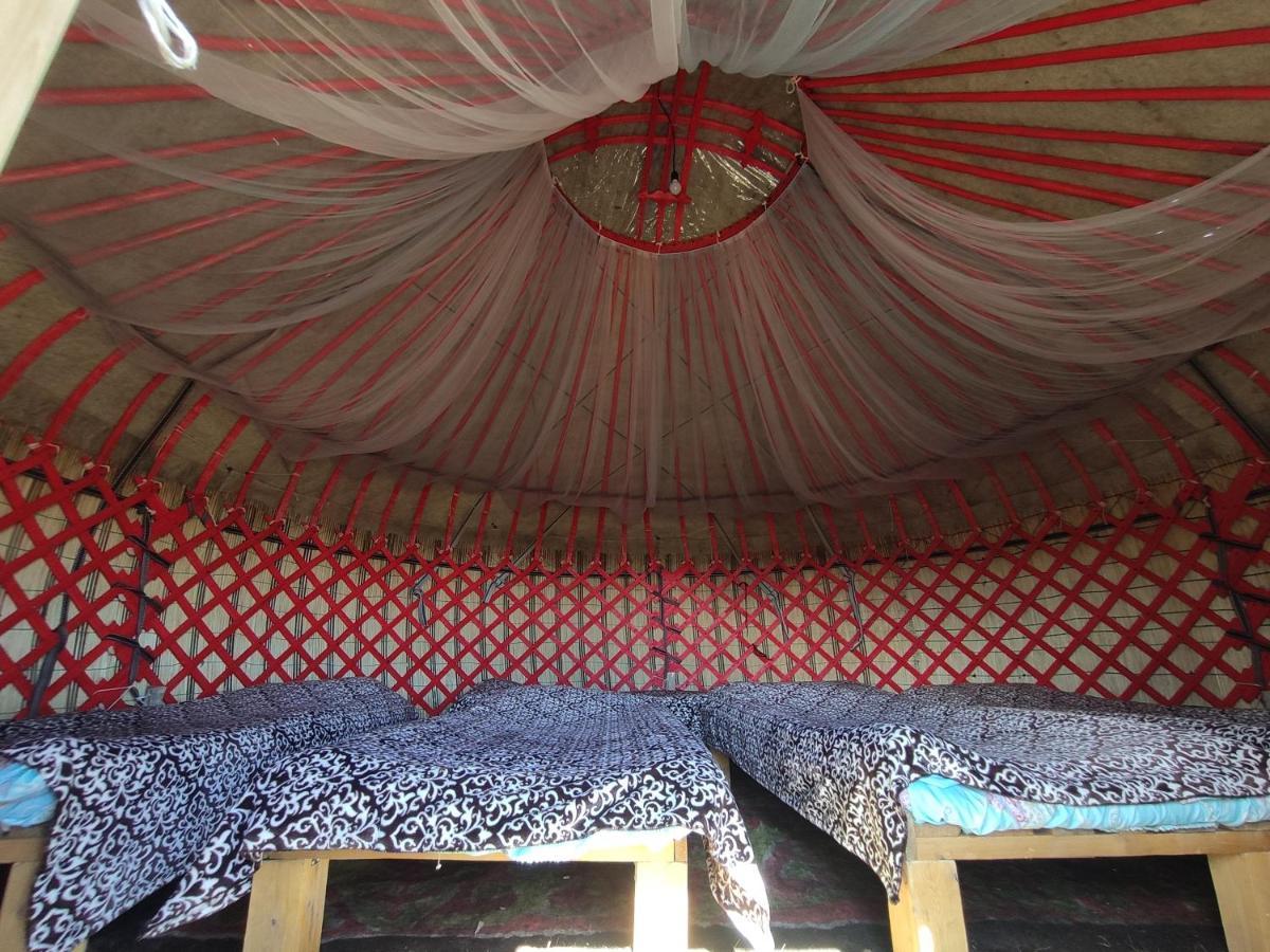 Yurt Camp Ali-Nur At Lake Song-Kol Юрточный Лагерь Али-Нур Озеро Сон-Куль Сон-Куль Кыргызстан Нарын Kyrgyzstan Naryn Ngoại thất bức ảnh