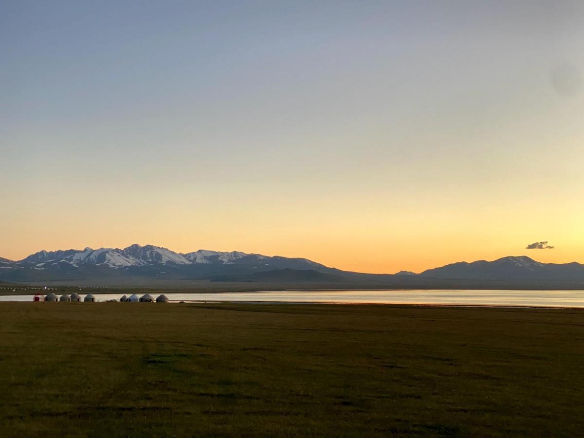 Yurt Camp Ali-Nur At Lake Song-Kol Юрточный Лагерь Али-Нур Озеро Сон-Куль Сон-Куль Кыргызстан Нарын Kyrgyzstan Naryn Ngoại thất bức ảnh