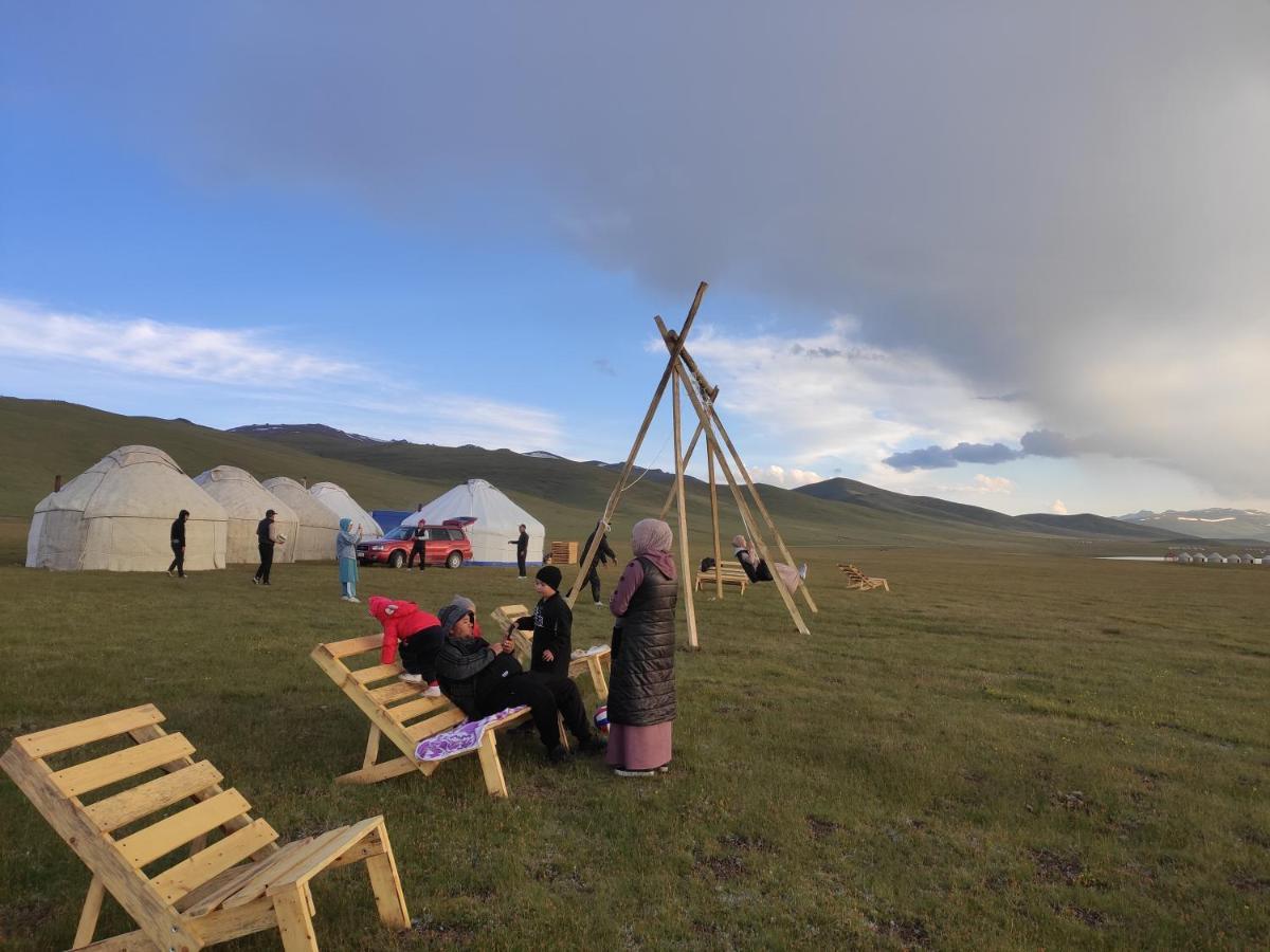 Yurt Camp Ali-Nur At Lake Song-Kol Юрточный Лагерь Али-Нур Озеро Сон-Куль Сон-Куль Кыргызстан Нарын Kyrgyzstan Naryn Ngoại thất bức ảnh