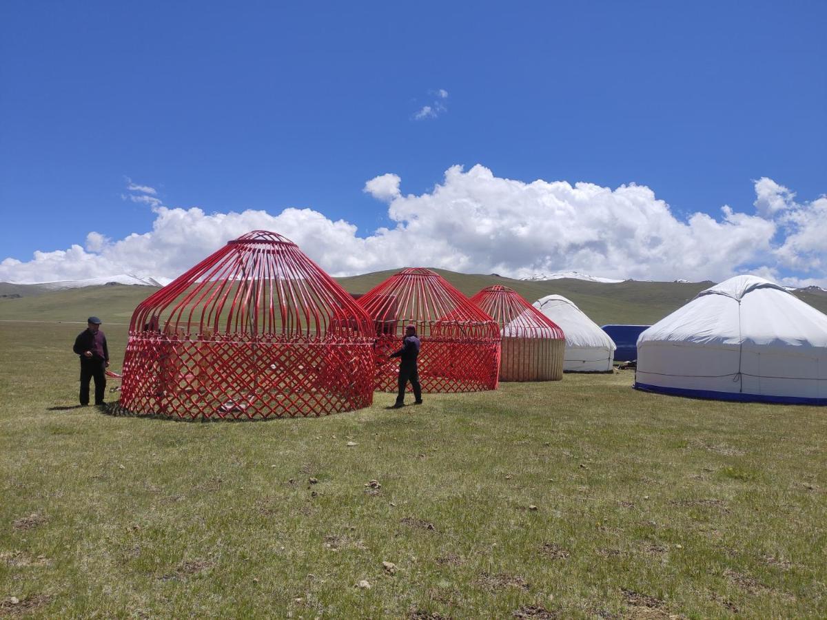 Yurt Camp Ali-Nur At Lake Song-Kol Юрточный Лагерь Али-Нур Озеро Сон-Куль Сон-Куль Кыргызстан Нарын Kyrgyzstan Naryn Ngoại thất bức ảnh