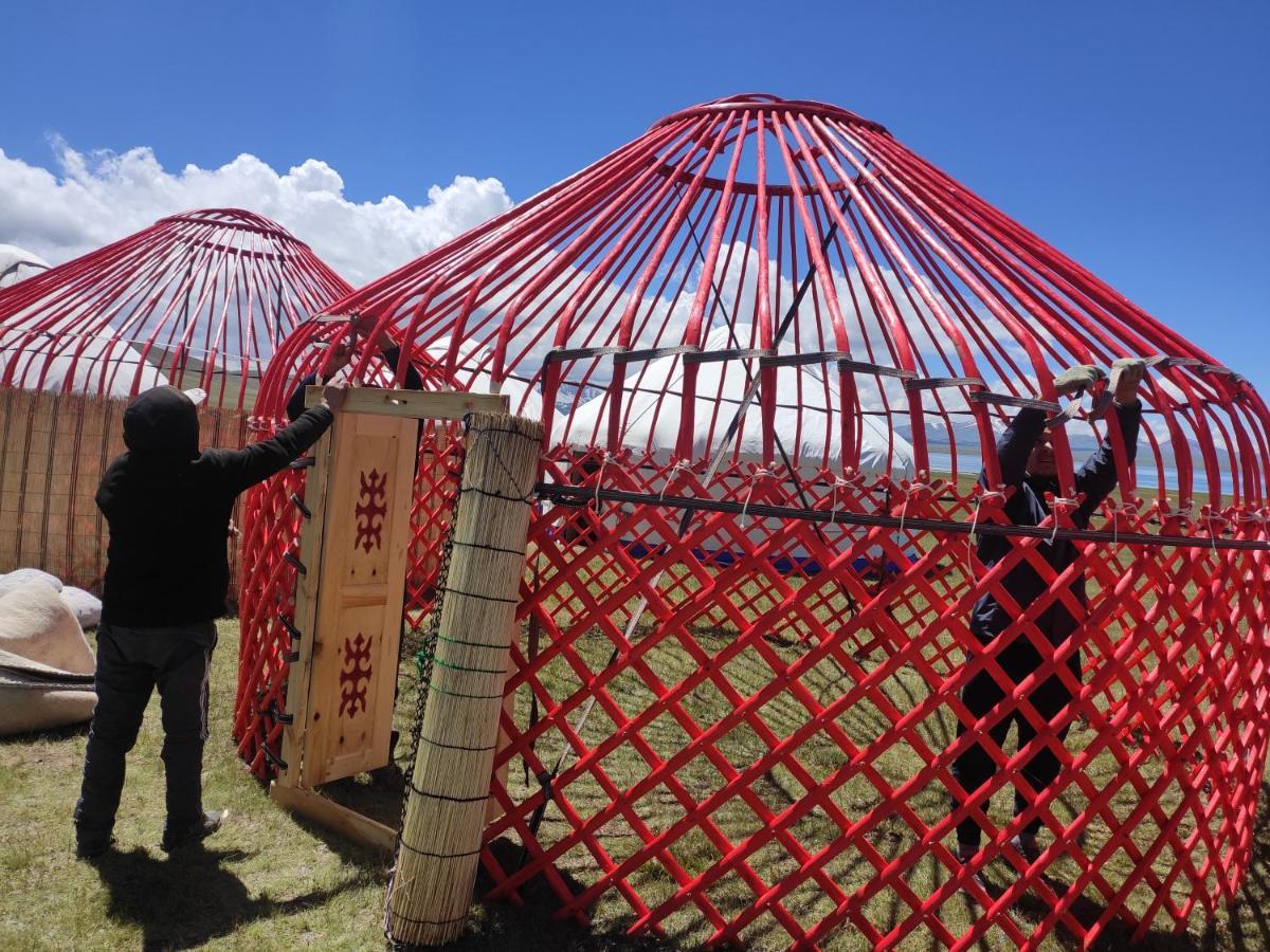 Yurt Camp Ali-Nur At Lake Song-Kol Юрточный Лагерь Али-Нур Озеро Сон-Куль Сон-Куль Кыргызстан Нарын Kyrgyzstan Naryn Ngoại thất bức ảnh