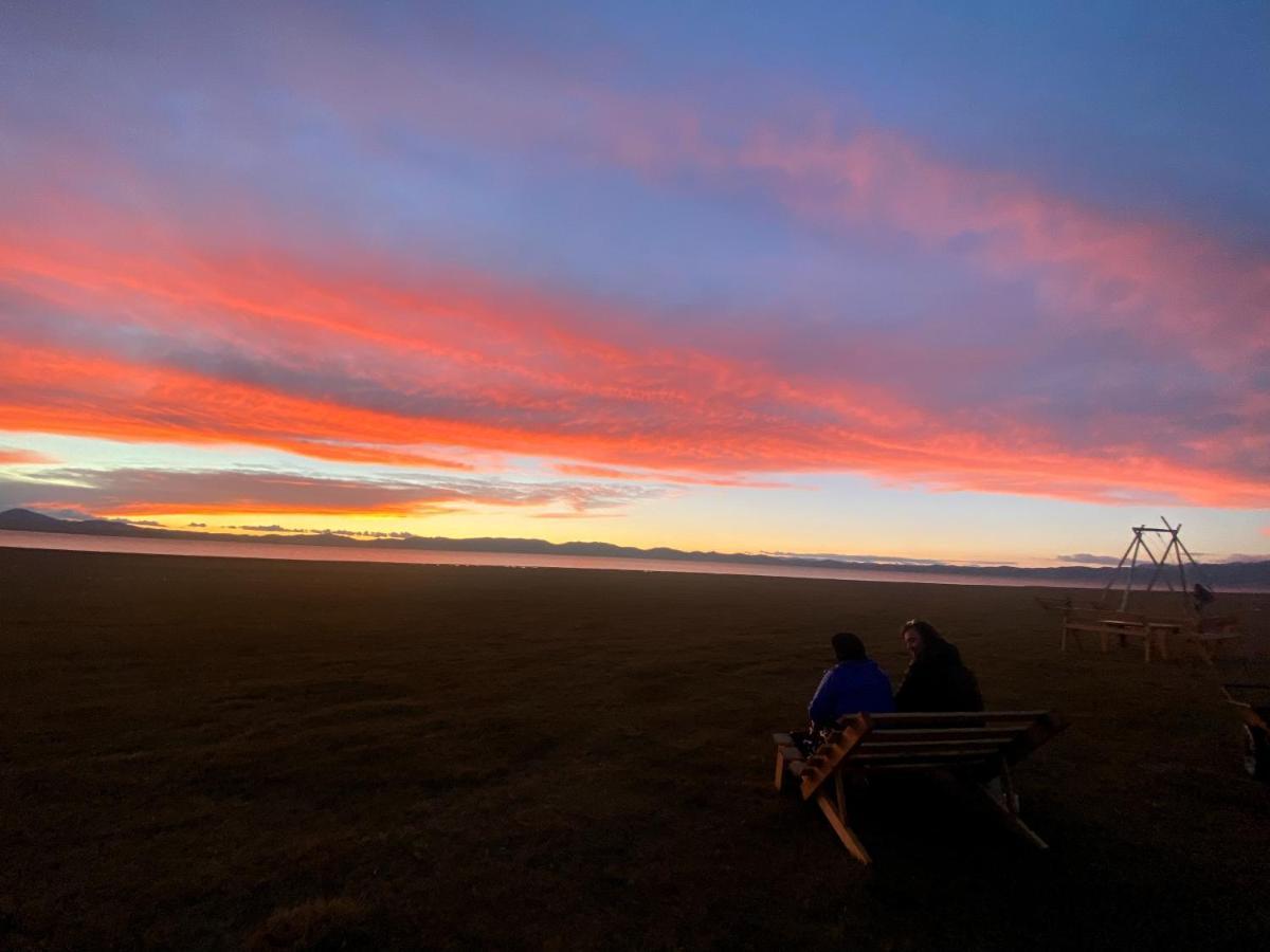 Yurt Camp Ali-Nur At Lake Song-Kol Юрточный Лагерь Али-Нур Озеро Сон-Куль Сон-Куль Кыргызстан Нарын Kyrgyzstan Naryn Ngoại thất bức ảnh