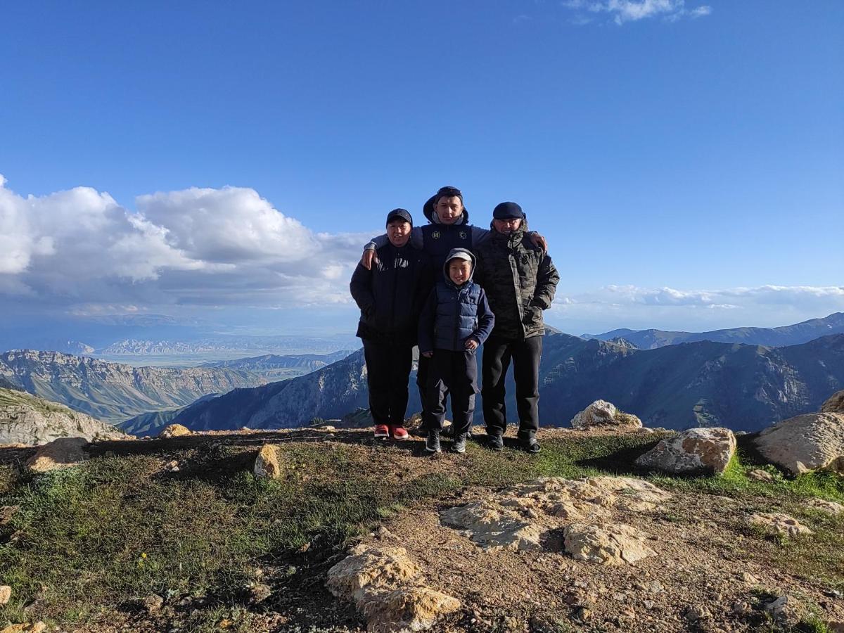 Yurt Camp Ali-Nur At Lake Song-Kol Юрточный Лагерь Али-Нур Озеро Сон-Куль Сон-Куль Кыргызстан Нарын Kyrgyzstan Naryn Ngoại thất bức ảnh