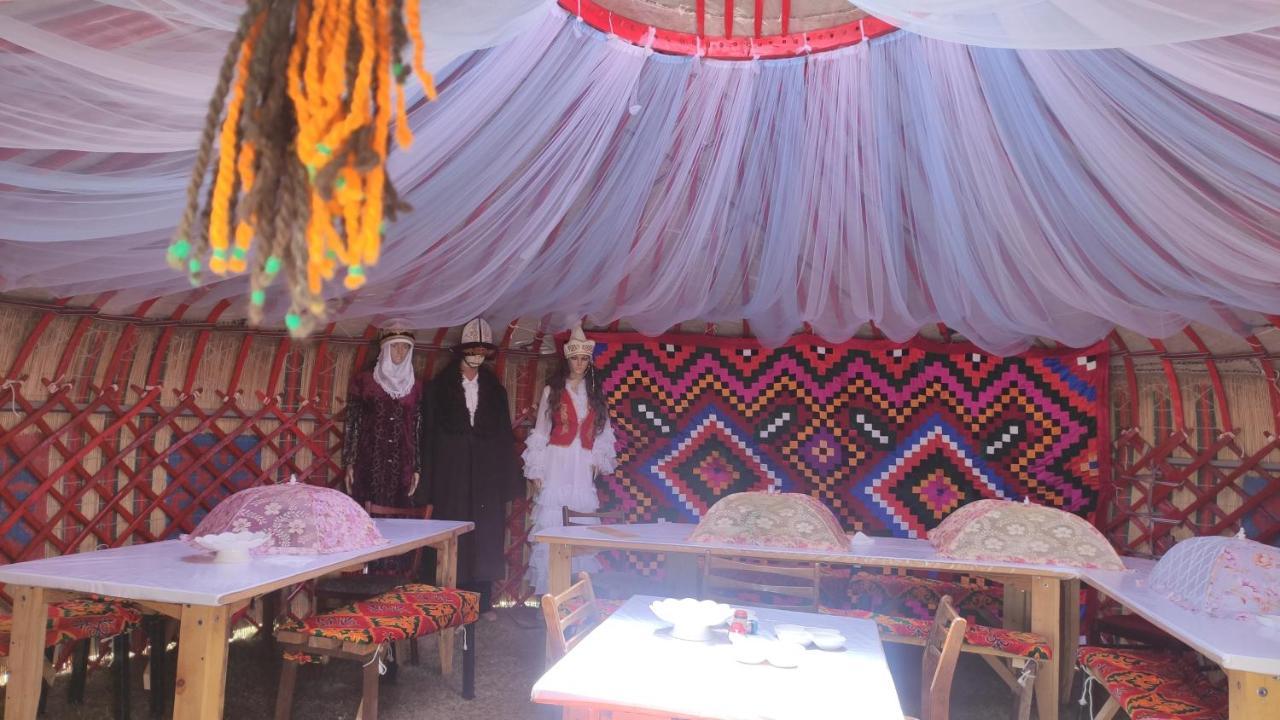 Yurt Camp Ali-Nur At Lake Song-Kol Юрточный Лагерь Али-Нур Озеро Сон-Куль Сон-Куль Кыргызстан Нарын Kyrgyzstan Naryn Ngoại thất bức ảnh