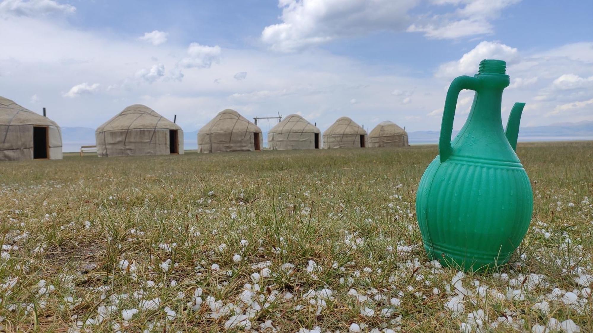 Yurt Camp Ali-Nur At Lake Song-Kol Юрточный Лагерь Али-Нур Озеро Сон-Куль Сон-Куль Кыргызстан Нарын Kyrgyzstan Naryn Ngoại thất bức ảnh