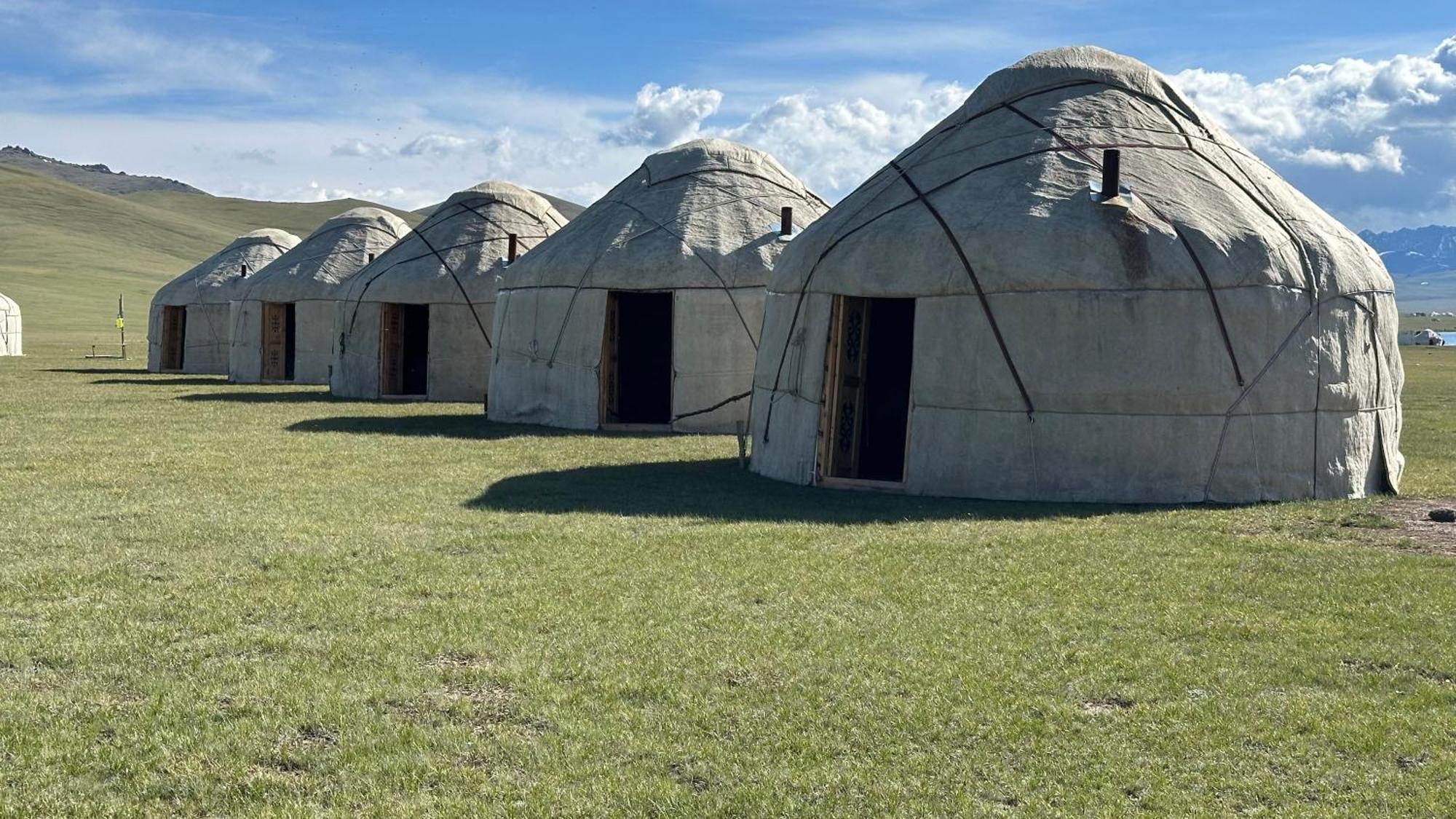 Yurt Camp Ali-Nur At Lake Song-Kol Юрточный Лагерь Али-Нур Озеро Сон-Куль Сон-Куль Кыргызстан Нарын Kyrgyzstan Naryn Ngoại thất bức ảnh
