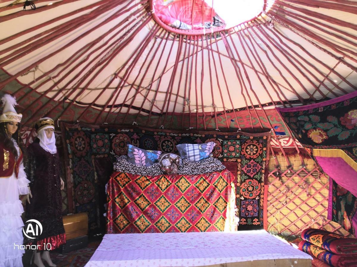 Yurt Camp Ali-Nur At Lake Song-Kol Юрточный Лагерь Али-Нур Озеро Сон-Куль Сон-Куль Кыргызстан Нарын Kyrgyzstan Naryn Ngoại thất bức ảnh